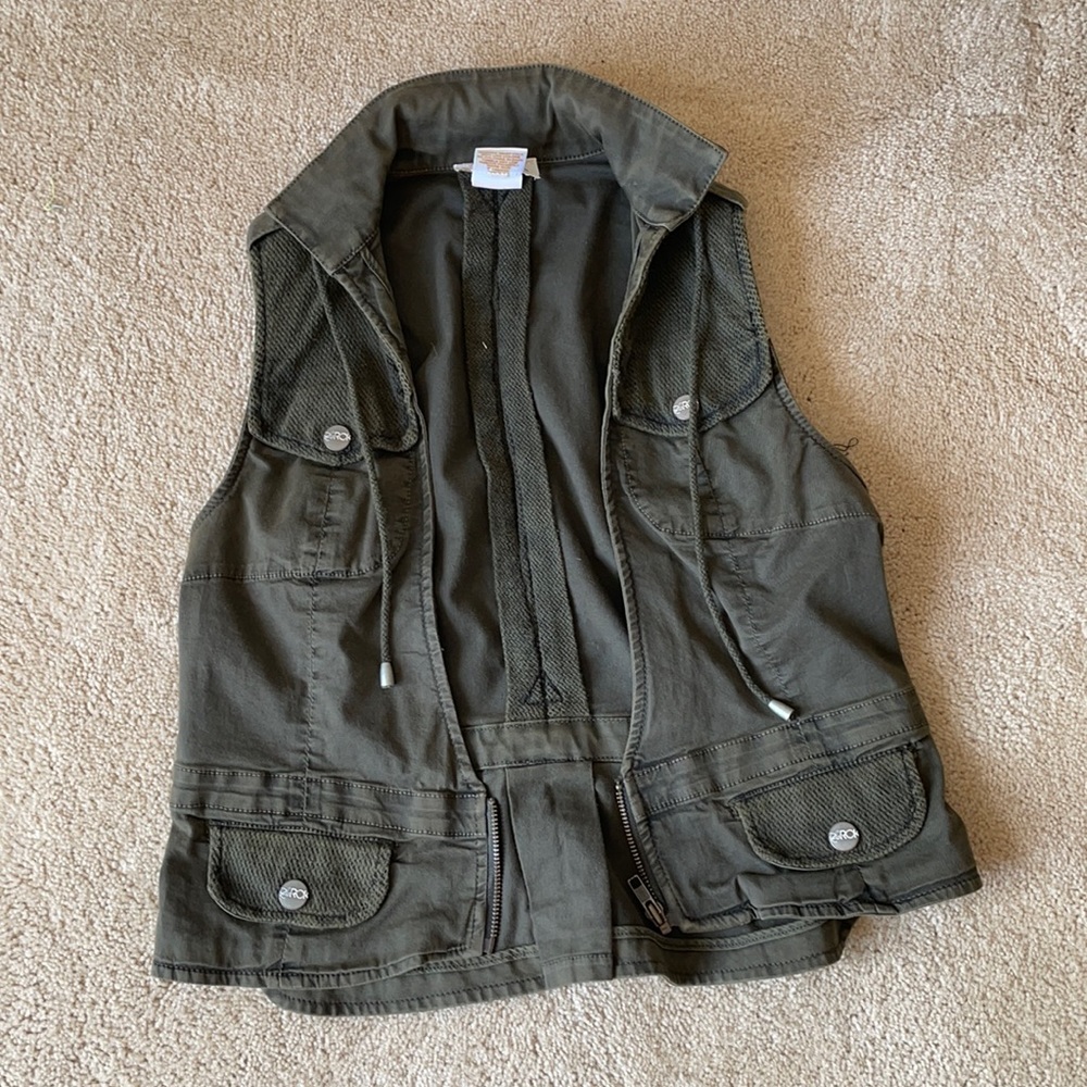 LaRok army green vest